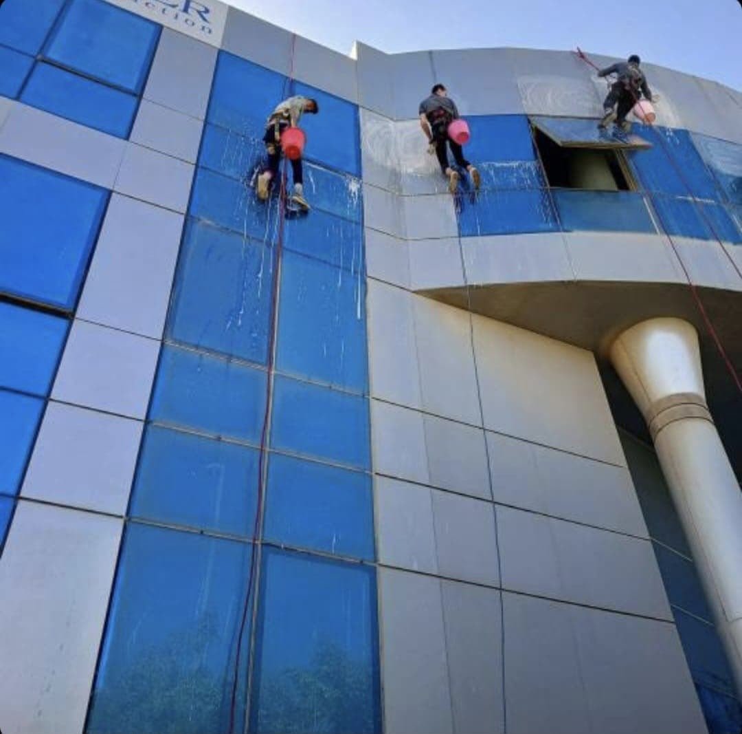 تنظيف بالحبال(Spider Man)